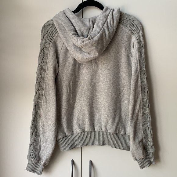 Sweatshirt/Hoodie - Picture 2 of 2